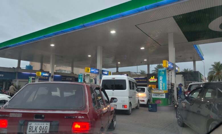 Petrol Pumps Strike Fuel Prices August 1 Pakistan