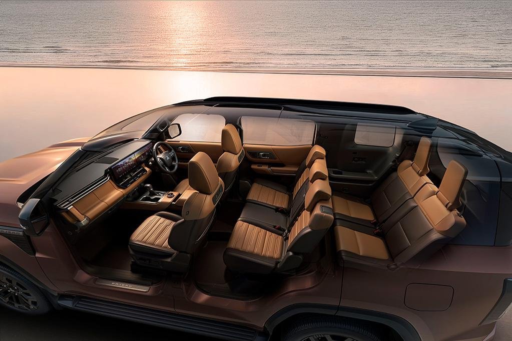Fifth-Generation Mitsubishi Pajero Cabin