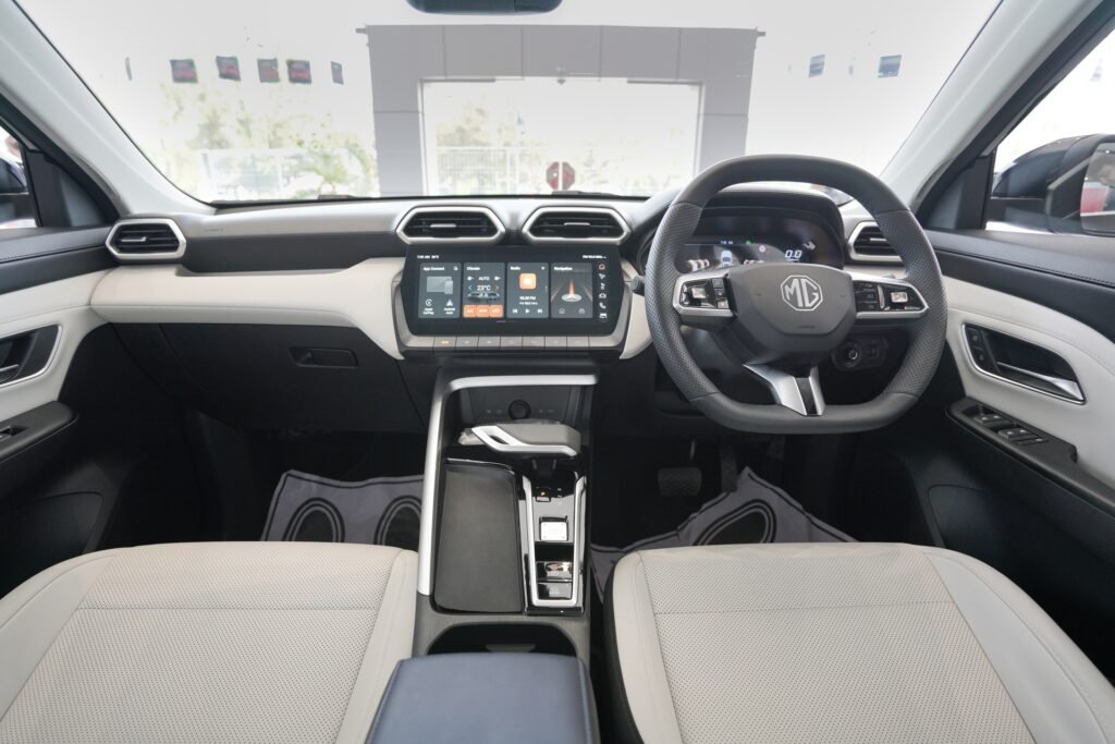 MG ZS Hybrid+ Dashboard