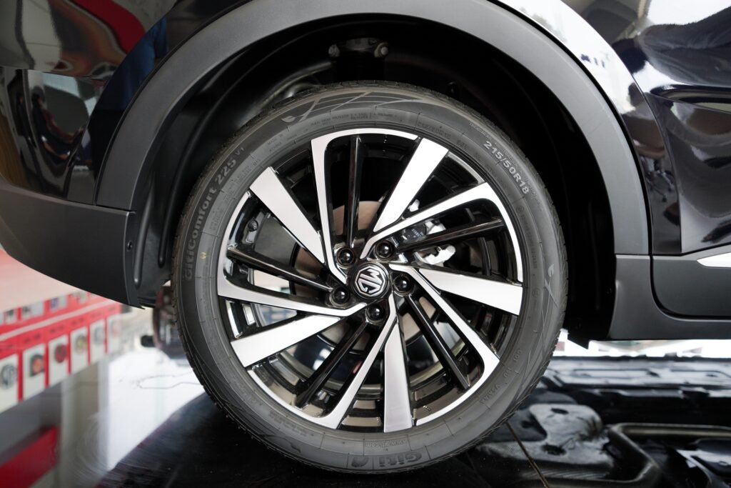 MG ZS Hybrid+ Tire